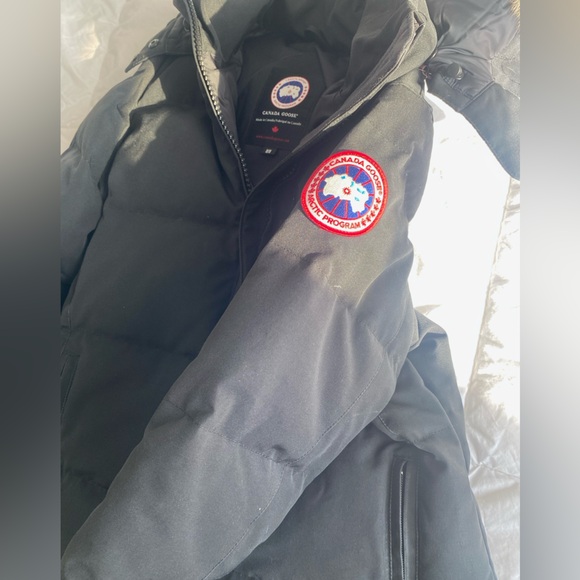 SOLD 🍯 Canada Goose Winter Coat / Jacket, Fur Hood Trim - BLACK - Picture 5 of 12